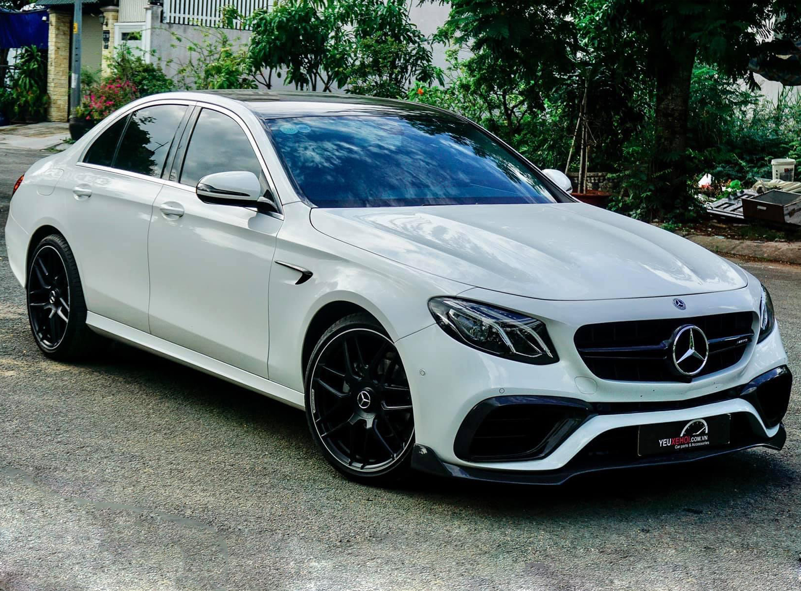 HOÀN THIỆN GÓI NÂNG CẤP E200 LÊN E63s 1:1 / BODYKIT TOPONE / RES EXHAUST